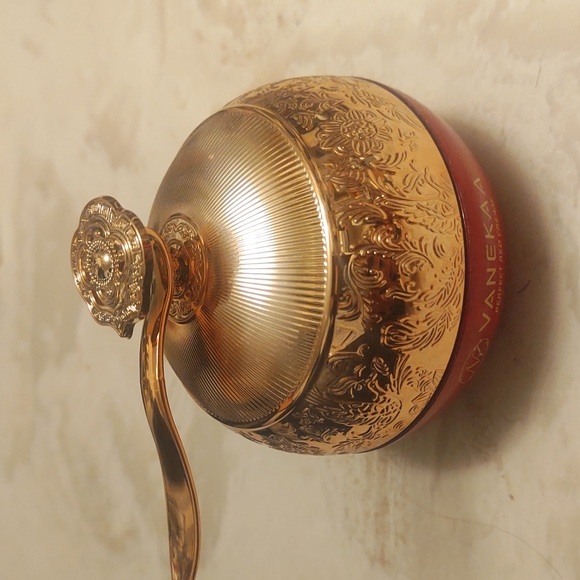 Vanekaa prefect red cream foundation - Picture 5 of 7